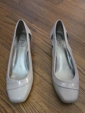 Naturalizer Women's Beige Patent Trim Square Toe Flats